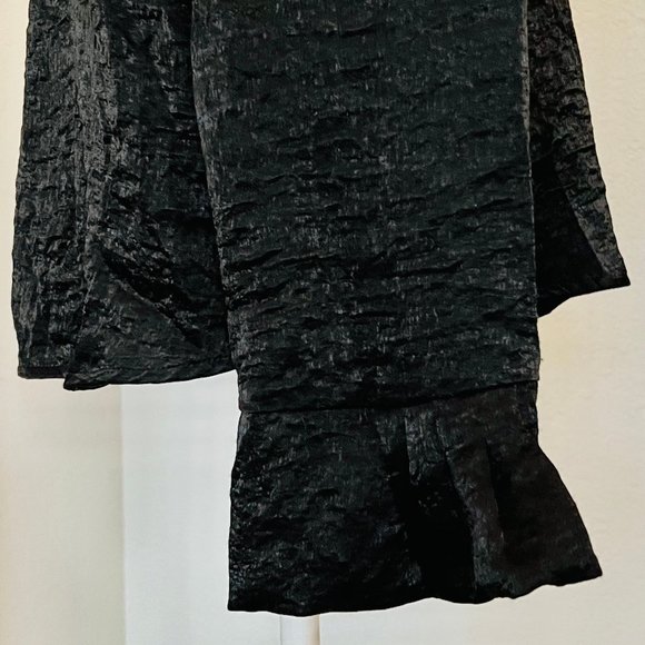 NWT Willow & Clay One Shoulder Long Sleeve Black Crinkle Satin Collar Blouse Top - Picture 4 of 7